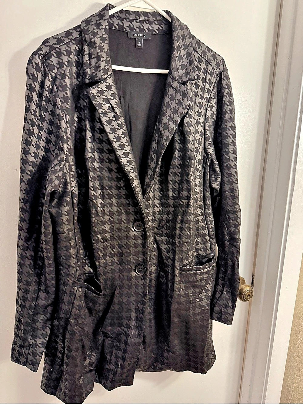 Torrid Houndstooth Blazer in Black & Gray Size 2 Like New